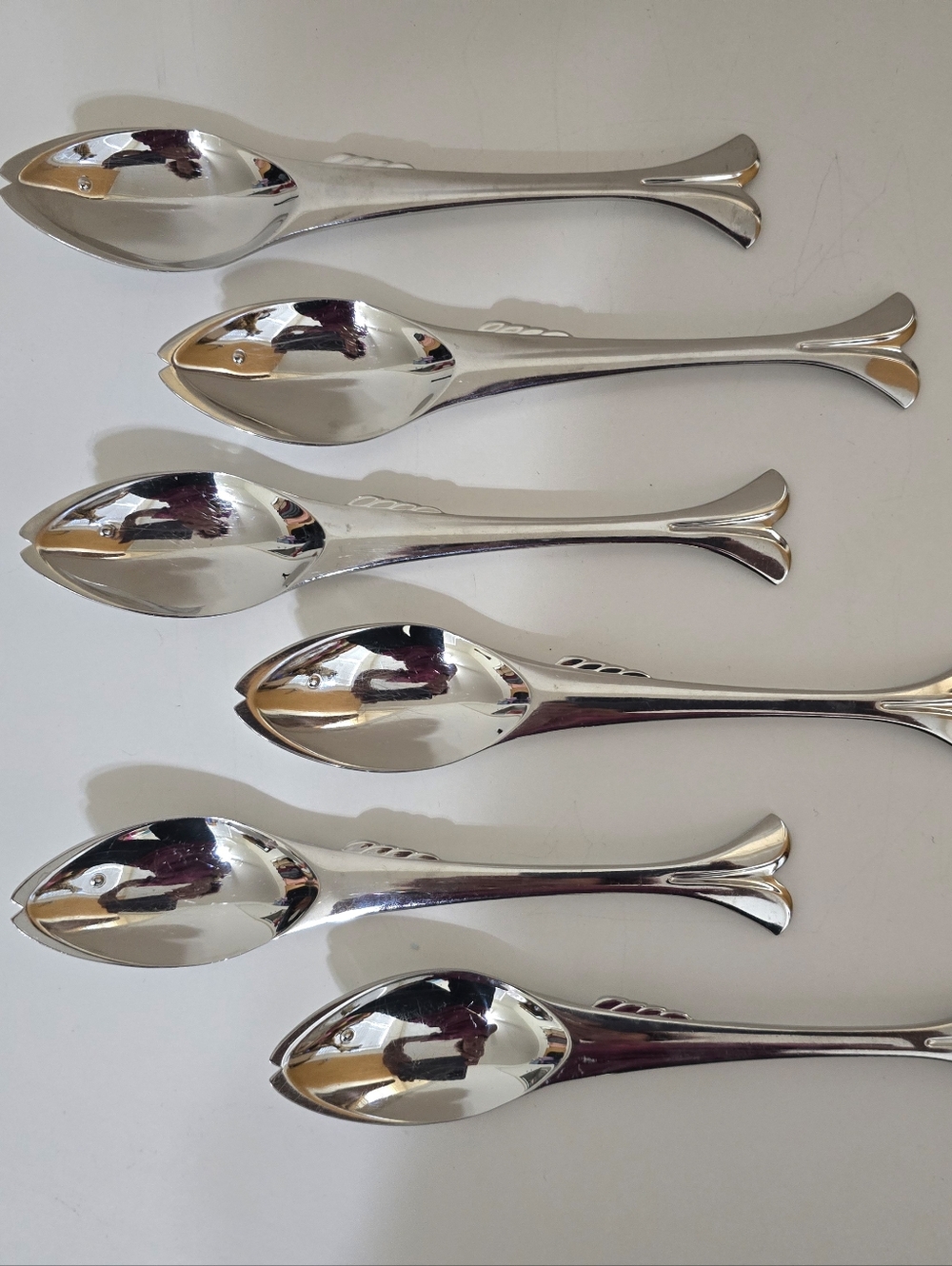 Yamazaki Gone Fishing Stainless Flatware 7 1/2" Oval Soup Spoons (6) "PRISTINE".